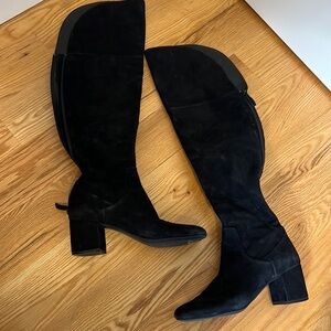 knee high black velvet boots